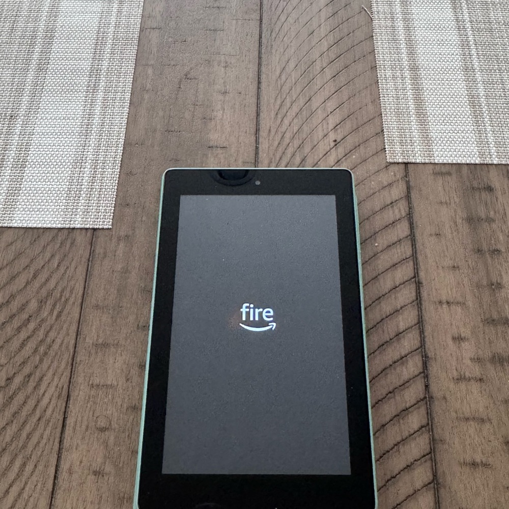 2 Amazon Fire 7 Gen 9 Tablets- Black and Green 16gb